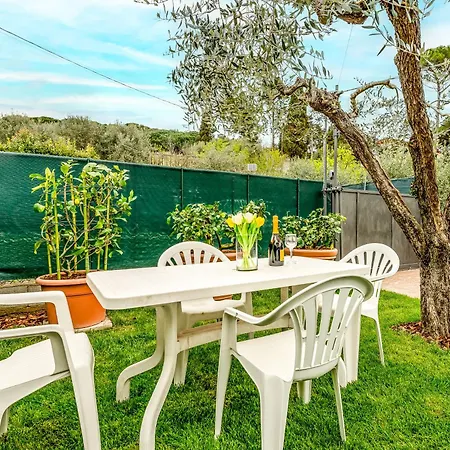 Apartment Hostly-il Viale-garden House Between Pisa E Lucca