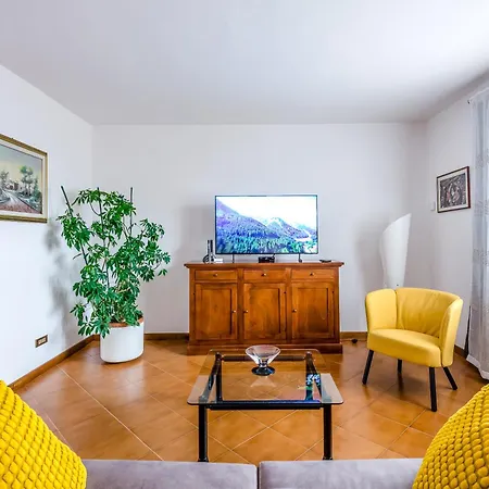 Hostly-il Viale-garden House Between Pisa E Apartment